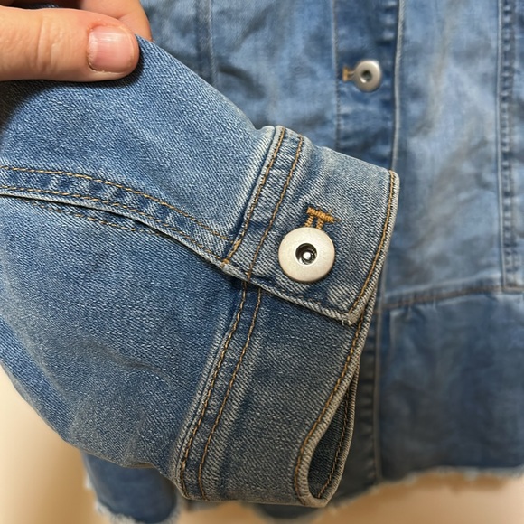 J. Jill light blue denim jacket with raw hem - Picture 6 of 15